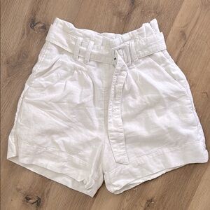 Abercrombie White Linen Shorts with matching belt